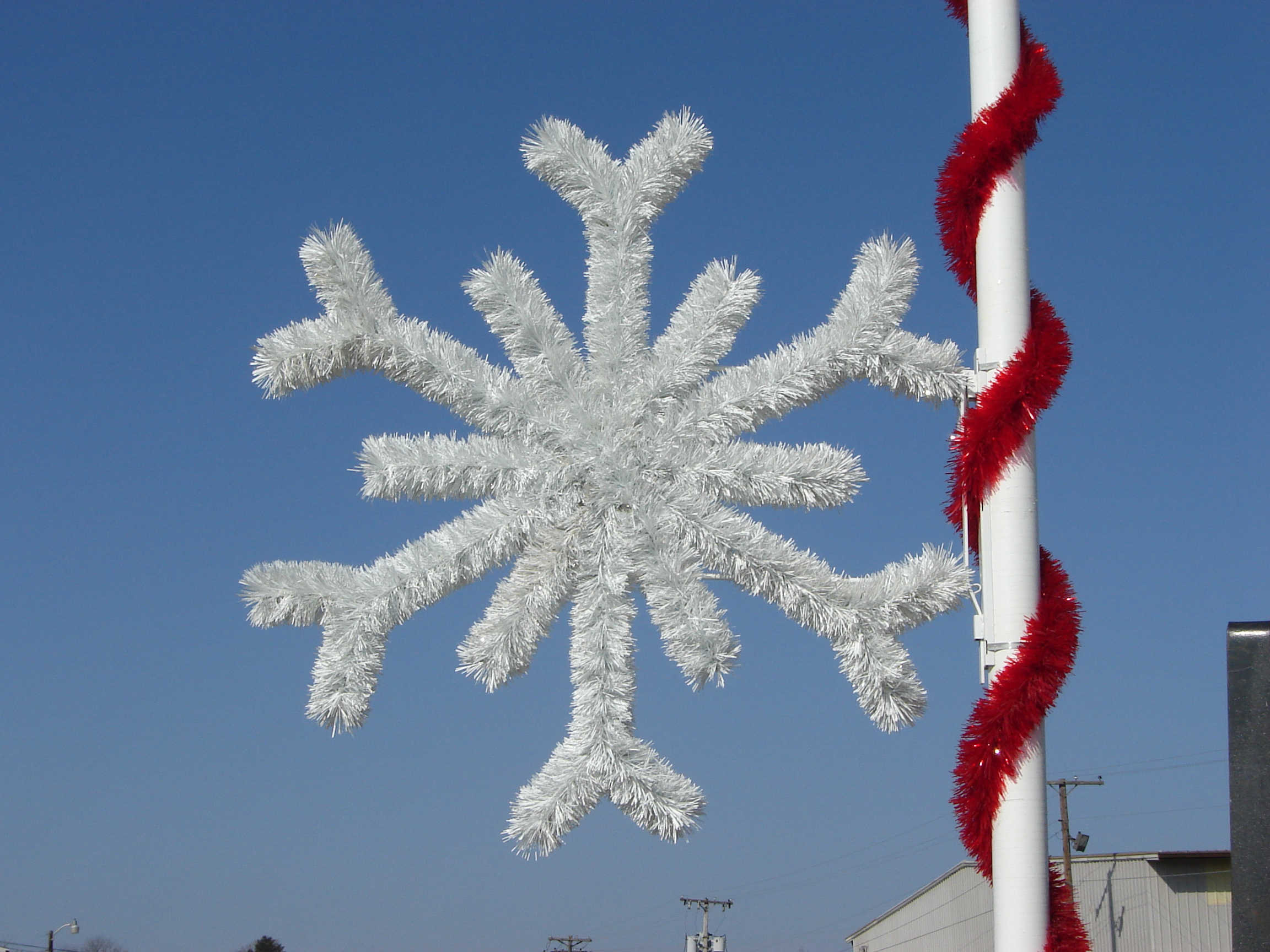 5' Silhouette Garland Snowflake Holiday Light Display