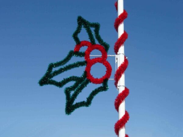 6' Garland Holly With Berries Pole Mount Holiday Light Display