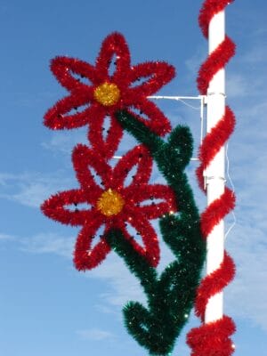 7.5' Garland Double Poinsettia Pole Mount Holiday Light Display