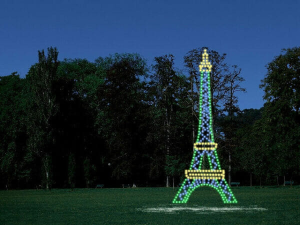 18' Eiffel Tower Holiday Light Display