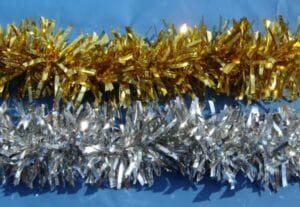 6" Cut Metallic Garland With LED Lights
