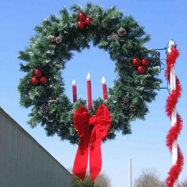 Large Pole Mounted Wreath