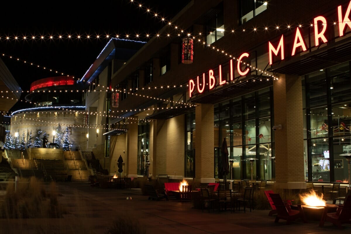 Creative Displays Design Services for Holiday Lighting