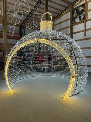 12' WALK-IN ORNAMENT