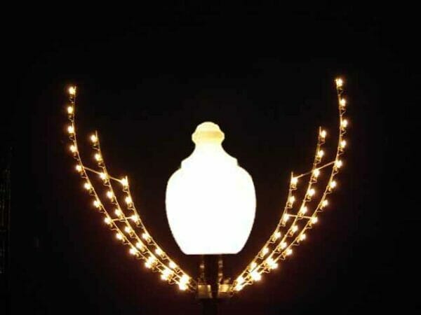 4' Lamppost Silhouette Sprigg Holiday Light Display